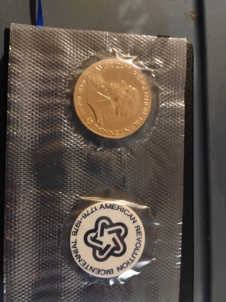 American Revolution Coin Bicentennial 1776 And Package John Adams - Image 2 of 4