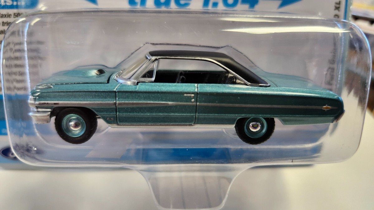 Auto World Vintage Muscle R6 Vers B #2 1964 Ford Galaxie 500 XL