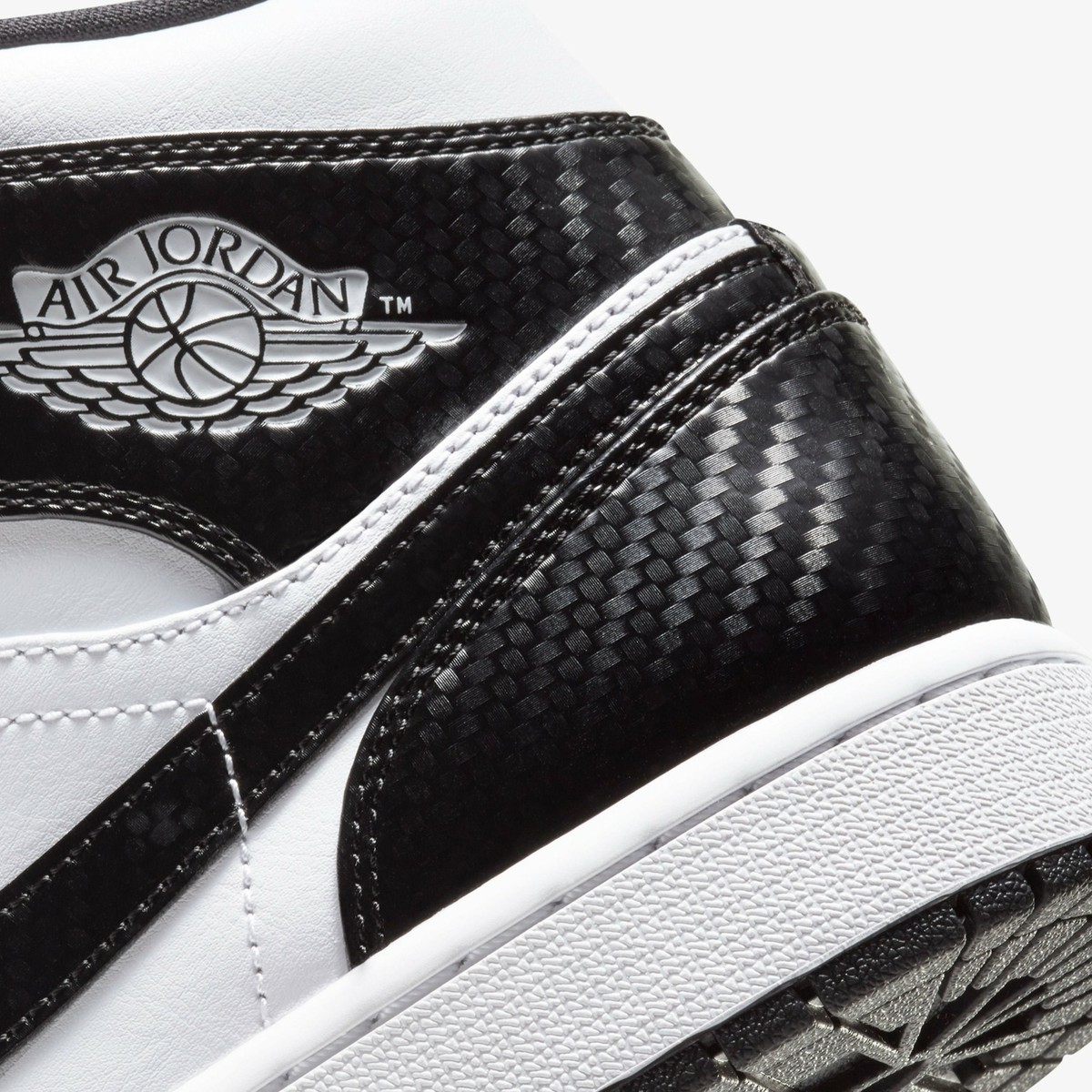 jordan 1 mid carbon fiber retail