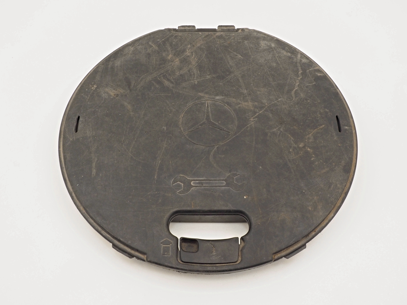 W140 Wheelwell tool storage disc 1408900111 Mercedes S350