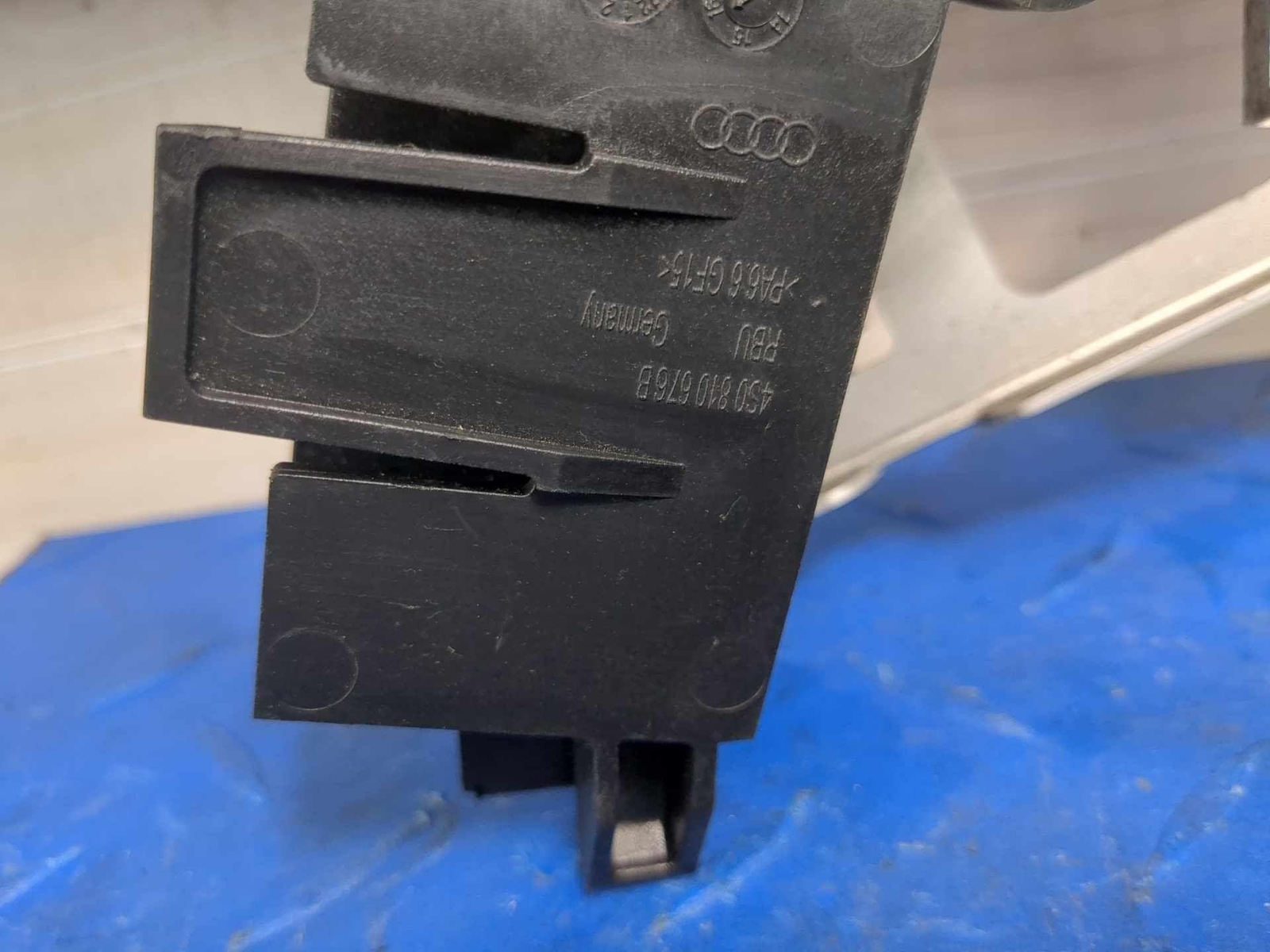 2017 Audi R8 Plus Coupe - OEM Right Rear Control Module Bracket 4S0907462A