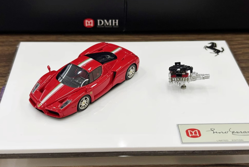 フェラーリ　Ferrari Enzo エンジンセット 1:64 Resin Car Model Ferrari ENZO + Engine Limited edition 99