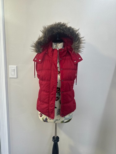 [M] Damen Aéropostale Puffer Weste ärmellose Jacke Kunstfell Kapuze rot - Bild 1 von 8