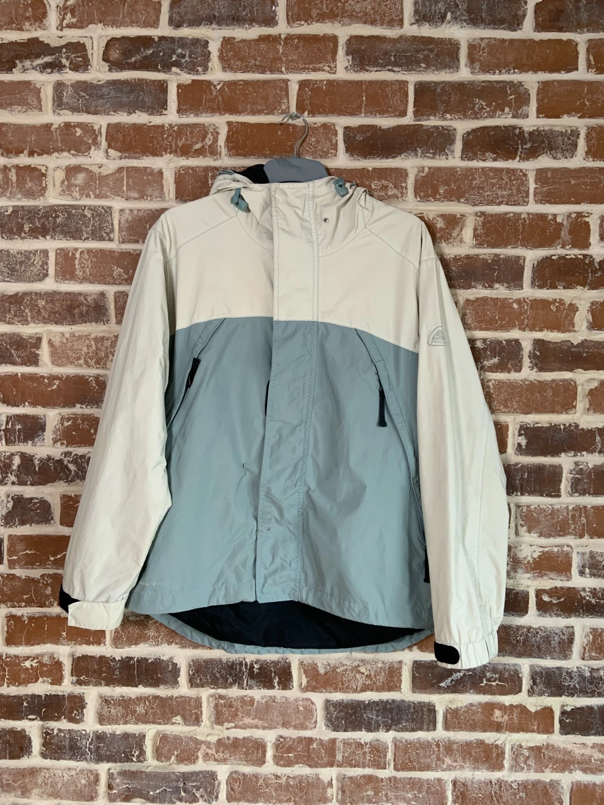 Nike ACG Jacket Hooded Mens Cream M 3 outer layer