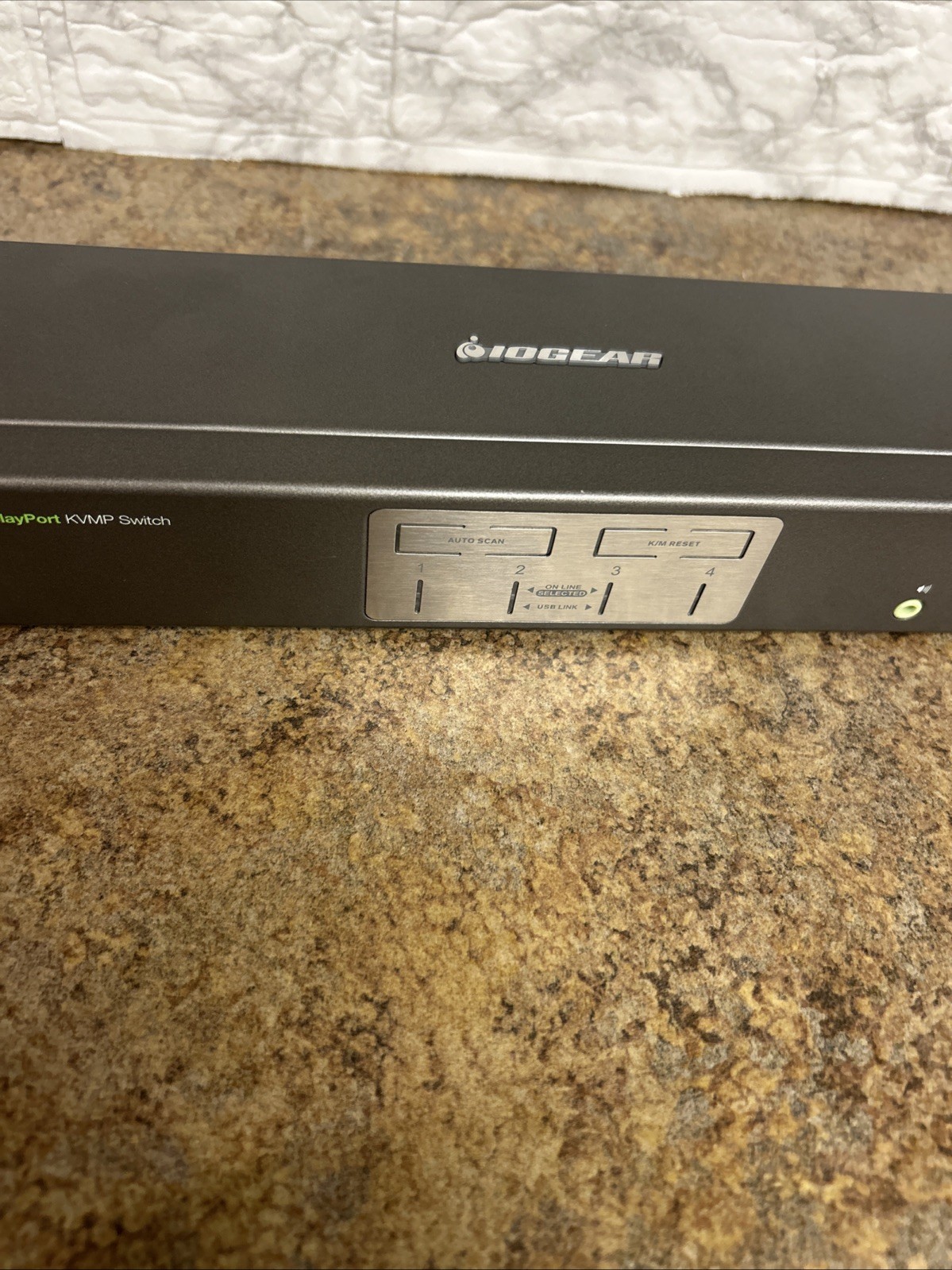 IOGEAR 4 Port 4K DisplayPort MST KVMP Switch GCS1934M Untested No AC Adapter