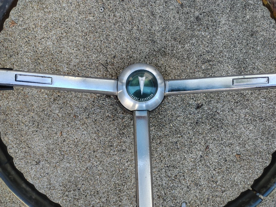 Pontiac Grand Prix Bonneville Catalina 1967 1968 OEM GM volante negro Foto 2 de 4