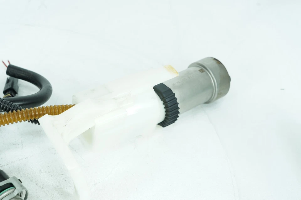 13 Harley Softail FLS Fat Boy OEM bomba de combustible gasolina gasolina envío 75141-11 Foto 3 de 4