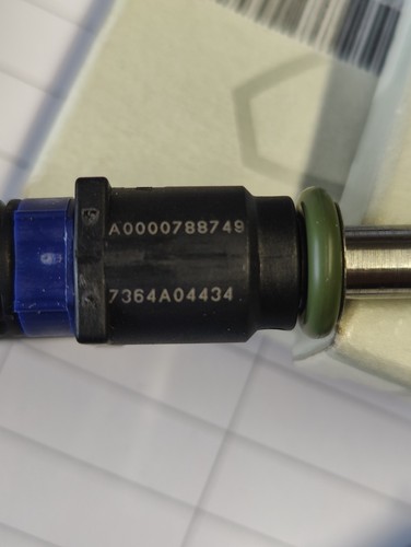 A0000788749 fuel injector mercedes-benz b w245 Brand New - Picture 2 of 3