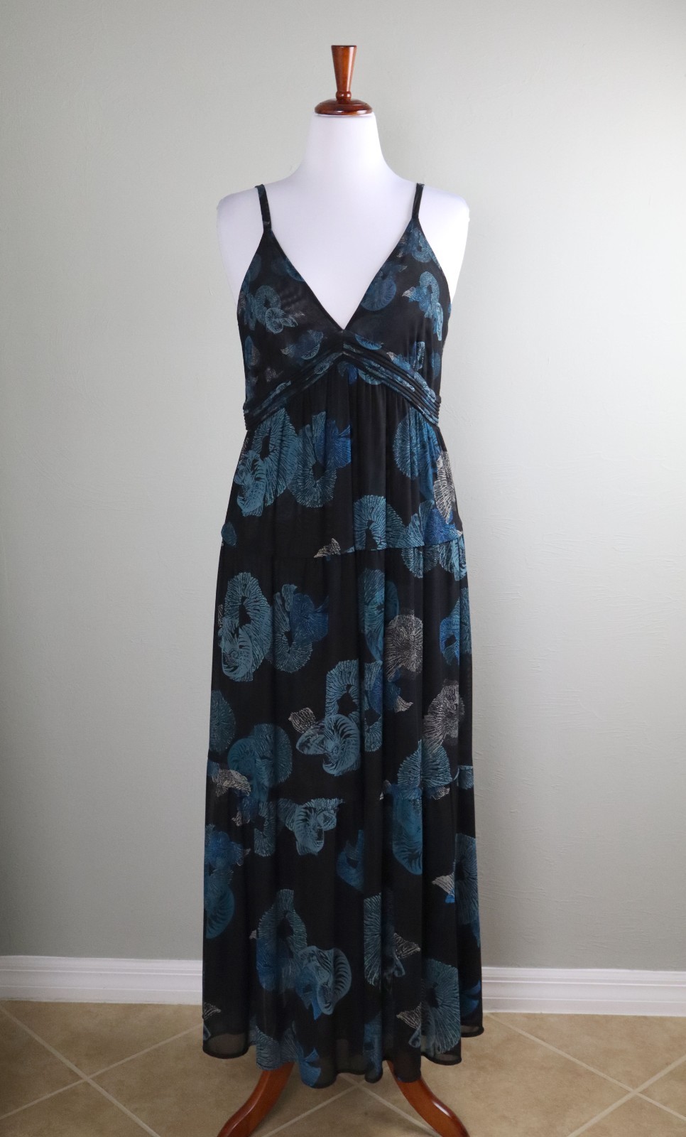 WHITE HOUSE BLACK MARKET $160 Fossil Sea Shell Mesh Maxi Dress Size Large