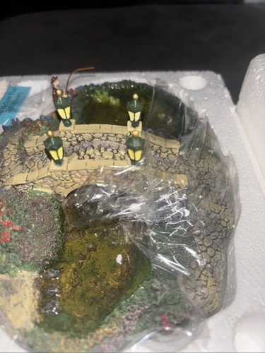 Thomas Kinkade Hawthorne Village Lamplight Bridge 79982 Box w COA - Picture 4 of 9
