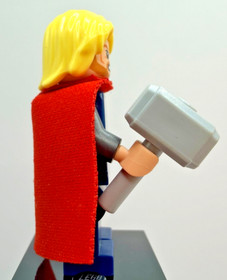 LEGO (76038) Marvel Avengers: Thor w/ Cape and Hammer Minifigure sh0170