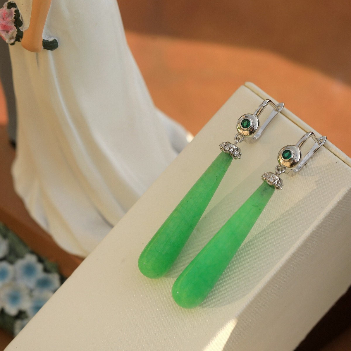 Boucles D'oreilles Dormeuses Longues Pendantes - Serties De CZ Et Pierre Type Jade Vert, Laiton