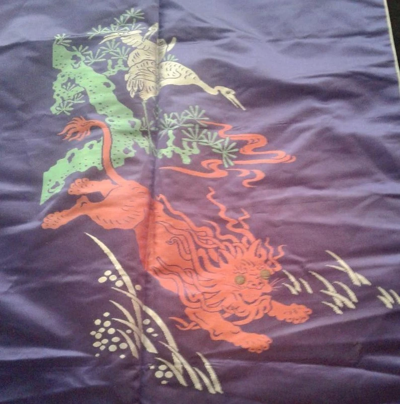 Antiguo panel bordado chino púrpura con grúa león Foto 3 de 4