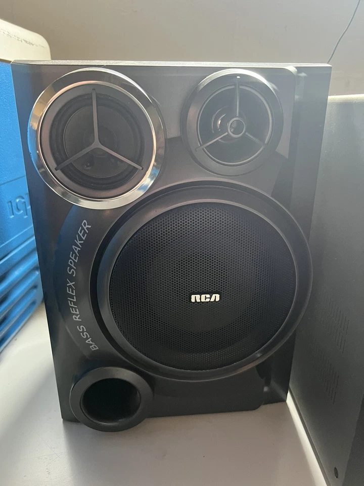 RCA Mini AM/FM Estéreo 5 CD/MP3 Cambiador No/Remoto Modelo RS2654 Foto 2 de 4