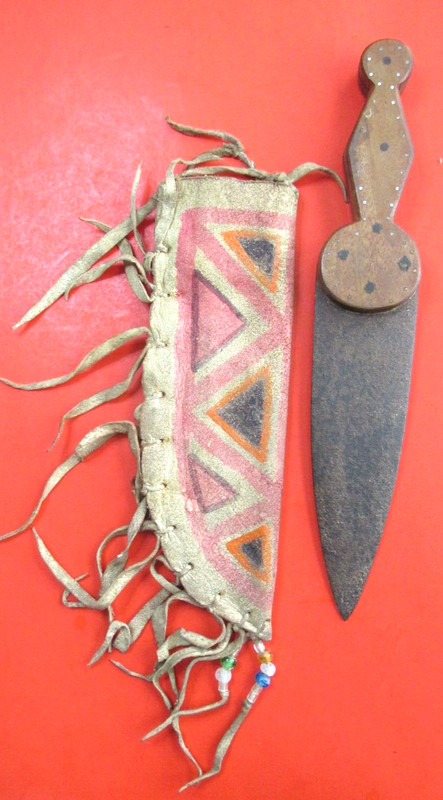NATIVE AMERICAN INDIAN DAG KNIFE PAINTED LEATHER SHEATH 1800S PLAINS LARGE RARE