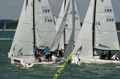 Foto A2 Cowes Week 2016 Kurz nach dem Start der ersten von zwei J70 cl c2016