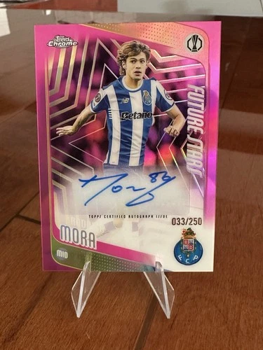 2025-26 Topps Chrome UEFA Club Rodrigo Mora Future Stars Pink Auto /250