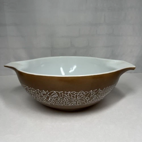 Pyrex Vintage Woodland Brown Cinderella Mixing Bowl #444 Large