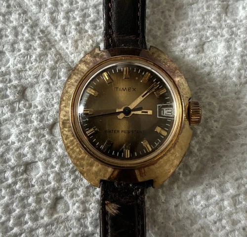 Timex  Vintage Retro 70s Date UFO Watch  Atomic Womens Gold Tone Running