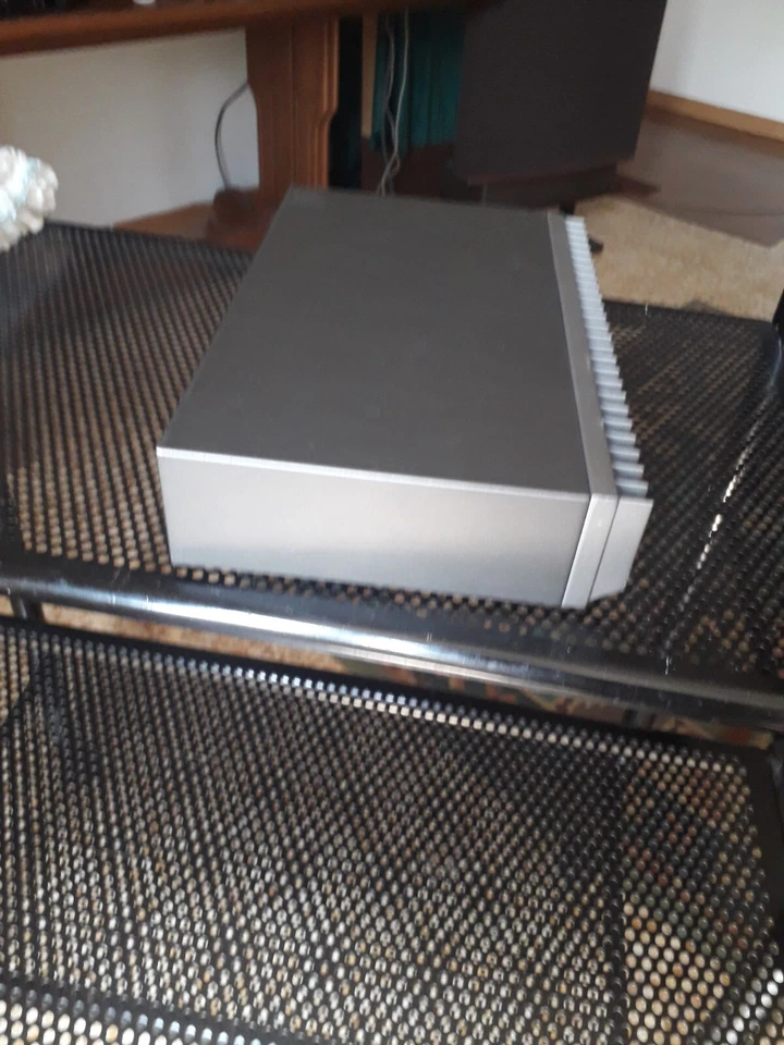 amplificatore finale di potenza Quad 306 - Immagine 3 di 4