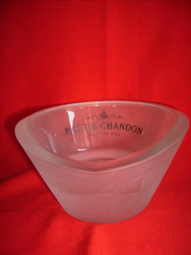 Objets publicitaires de Ricard et autres pastis de collection en verre