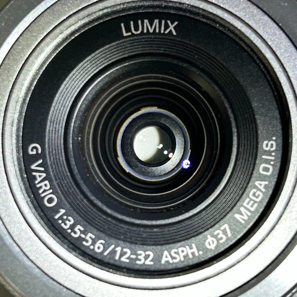 Panasonic LUMIX DMC-GF7 F3.5-5.6 12-32mm F4.0-5.6 35-100mm