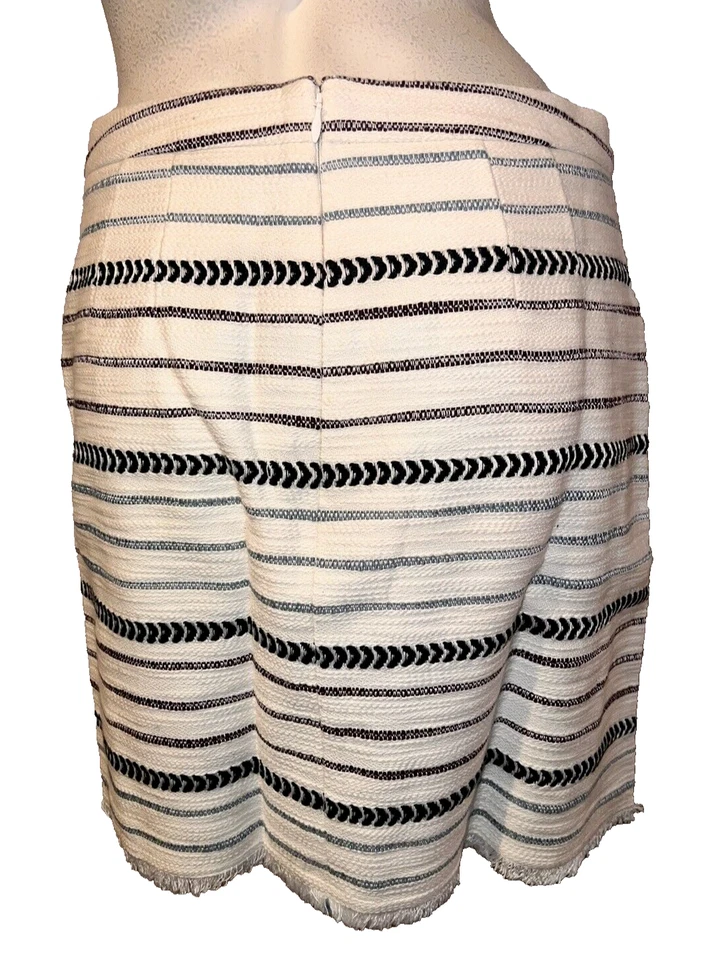 Falda envolvente sintética a rayas Ann Taylor LOFT Petites para mujer talla 6P marfil negra azul Foto 3 de 4