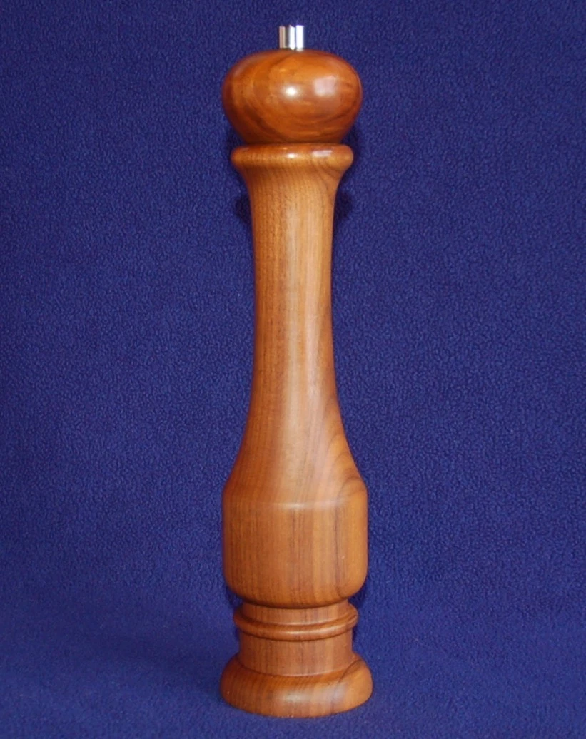 Williams Sonoma ~ Salt Mill Grinder ~ 12 in+ Italian Walnut ~ Used, Clean
