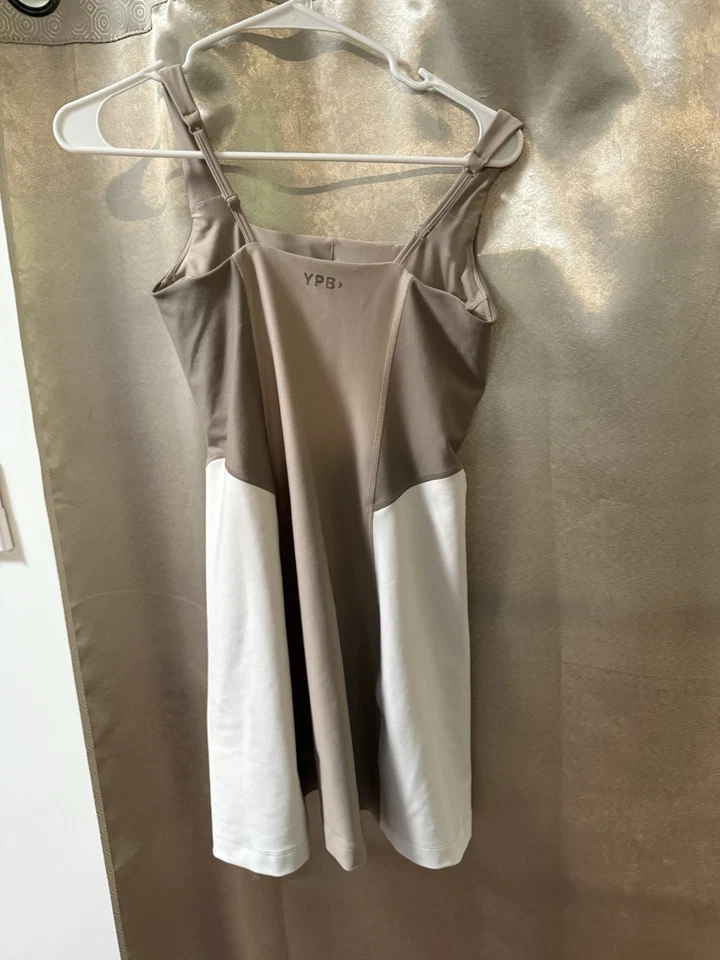Женское бежевое и белое платье для пиклбола или тенниса YPB со встроенными шортами S - Изображение 3 из 4
