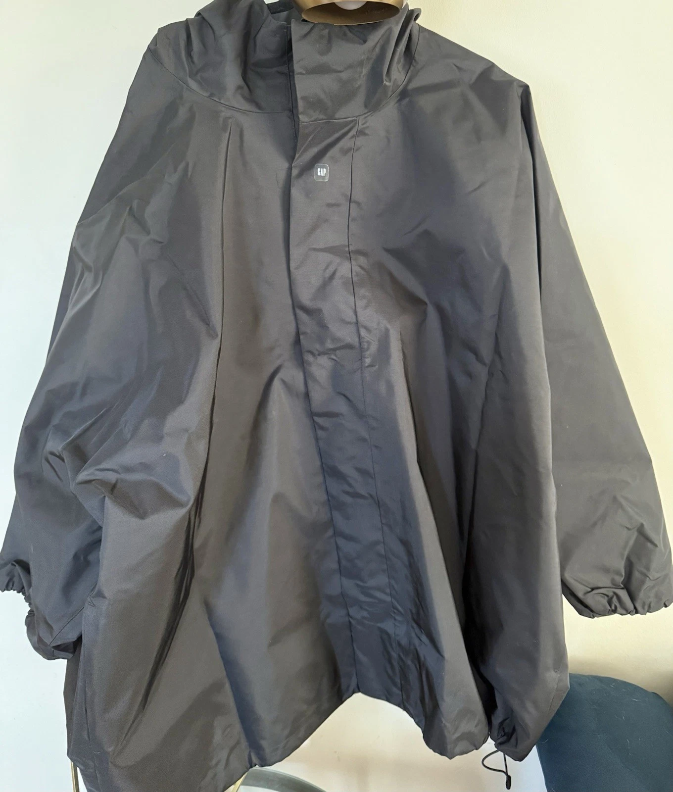 Yeezy Gap 07 Magnet Closure T-Cut Parka Black Size Medium NIB - product detail image 3