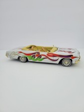 Read Desc 1999 Hot Wheels Lowrider Magazine 1965 Chevy Impala 118 White Diecast Read Desc 1999 Hot Wheels Lowrider Magazine 1965 Chevy Impala 118 White Diecast