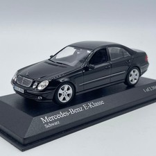 Minichamps Mercedes Benz E Class 2002 W211 Collectables 17+