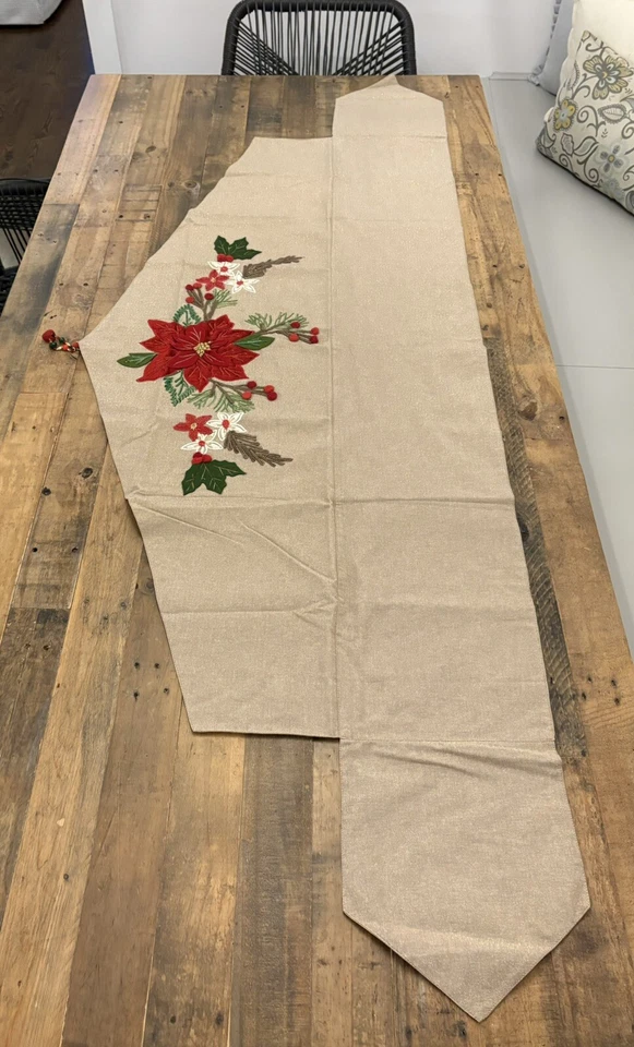 Pier 1 HOLIDAY POINSETTIA 57,5” Abrigo Bufanda: Apliques • Bordado • Cortina de 17” Foto 3 de 4