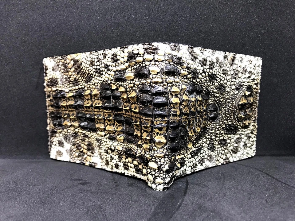 Unique Genuine Crocodile Skin Leather Men's Bifold Wallet - Image 4 of 4