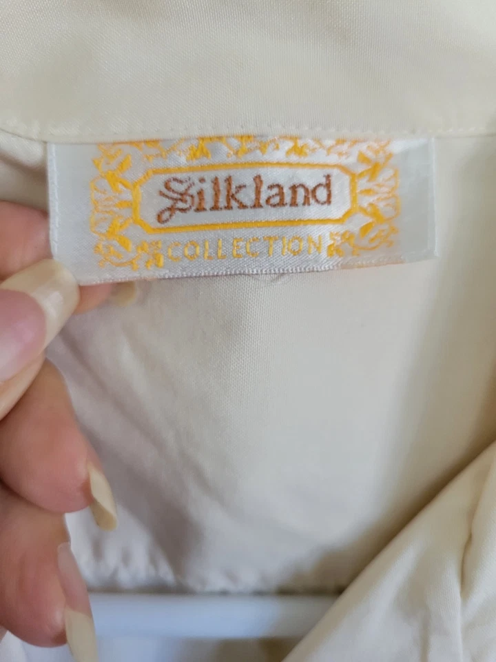 Camisa vintage para mujer 100 % seda crema abotonada manga larga cuello con bolsillos Foto 2 de 4