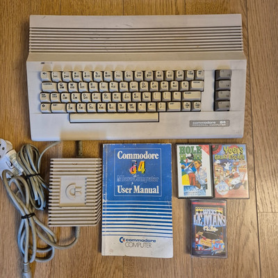 Commodore C64C PAL Refurbished Computer 64K Vintage Konvolut getestet funktioniert