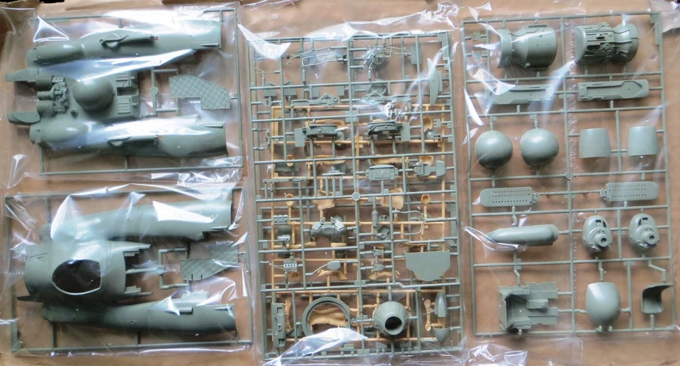 Hasegawa Falke Pkf.85 1/20 Scale Model Kit SF3D Maschinen Krieger Ma.K - Image 3 of 4