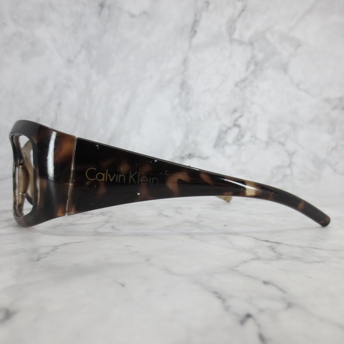 Calvin Klein R511S 209 Sunglasses Brown Square Tortoise 