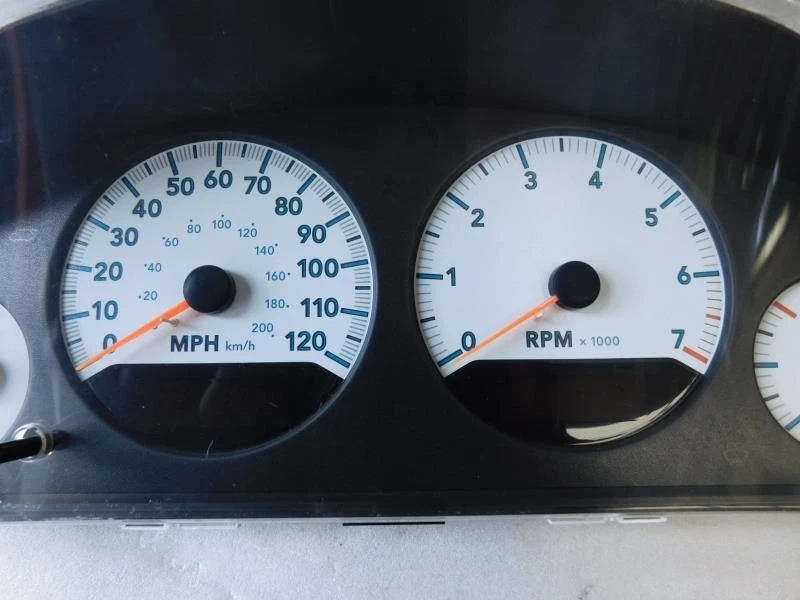 Velocímetro racimo cara blanca con tacómetro MPH 2005 DODGE CARAVAN uHO-49 Foto 2 de 4