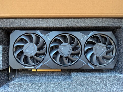 SAPPHIRE Radeon RX 7900 XT 20GB GDDR6 PCI Express 4.0 Video Card 21323-01-20G