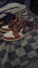 Air Jordan 1 SE Mid Red Stardust W