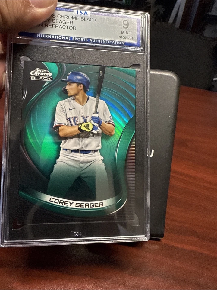 2022 Topps Chrome Black - Green Atomic Refractor #1 Corey Seager /99 - Image 3 of 4