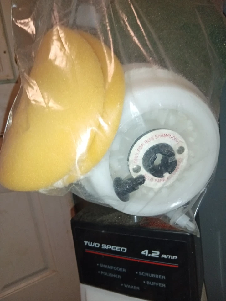 Champú comercial para pisos y alfombras Koblenz KO-P2600 Foto 2 de 4