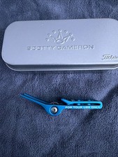 Scotty Cameron 2022 Roller Clip Pivot Tool - For Tour Use Only - turquoise 