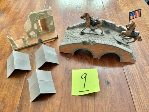 Toy Soldier, Playset, Accessories Lot Recast? Marx MPC