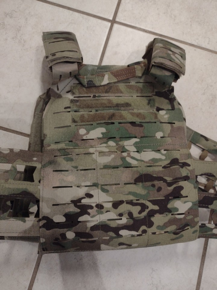 Gilet tactique Plate Carrier 6094A Style avec un jeu de pochettes Emerson - MultiCam - Acheter en ligne - Magasin en ligne