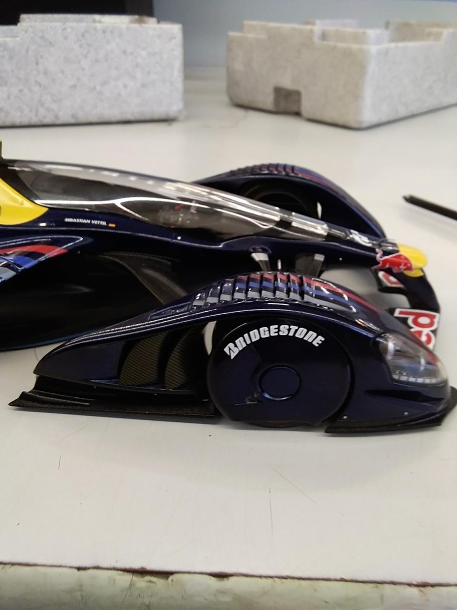 Red Bull X2010 Gran Turismo ミニカー 1/18 Amazon | AUTOart 1/18 GRAN TURISMO Red Bull X2010 Prototype