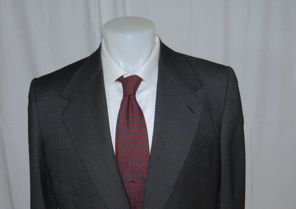 William Fioravanti Bespoke Gray Birdseye Vintage Two Button Suit 38L - Image 4 of 4