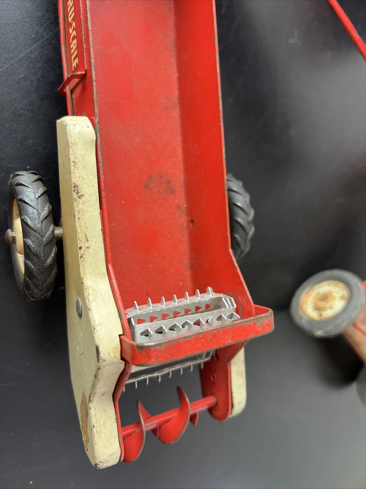 1/16 TRU-SCALE "560" TRACTOR TRAILER + IMPLEMENTS GOOD ORIGINALS 1960s vintage - Image 4 of 4