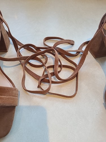 BCBGeneration Suede Brown Womens Laced Chunk Heels Size 8M New Tie up Ankle - Picture 9 of 10